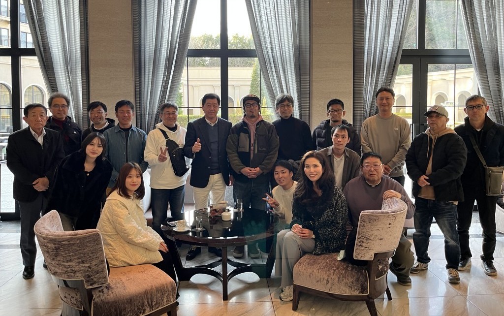 DB0F3248-6D31-4E16-A98F-508FC84CF783